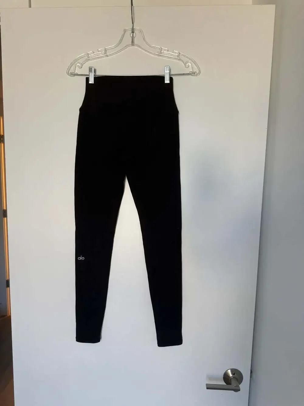 Alo Yoga High-Waist Airbrush Legging in Black